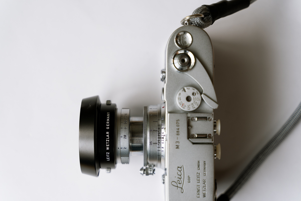Leicaレンズフード(12585)と沈胴ズミクロン(1st)のマッチングが素敵 